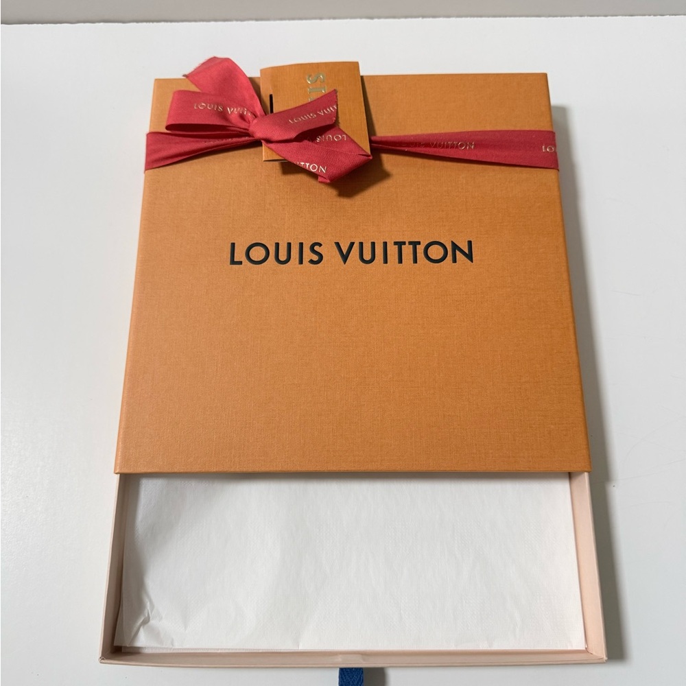 Louis Vuitton Orange Box with Red and Blue Accents - Picture 2 of 15